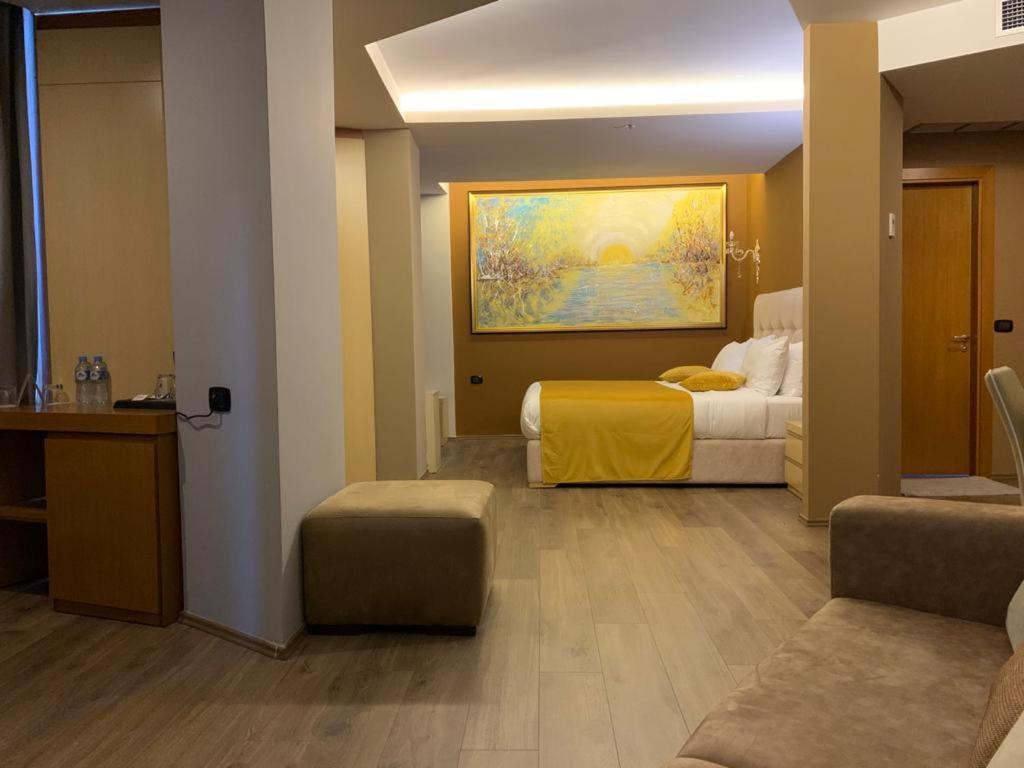 Albanopolis Hotel Tirana Zewnętrze zdjęcie