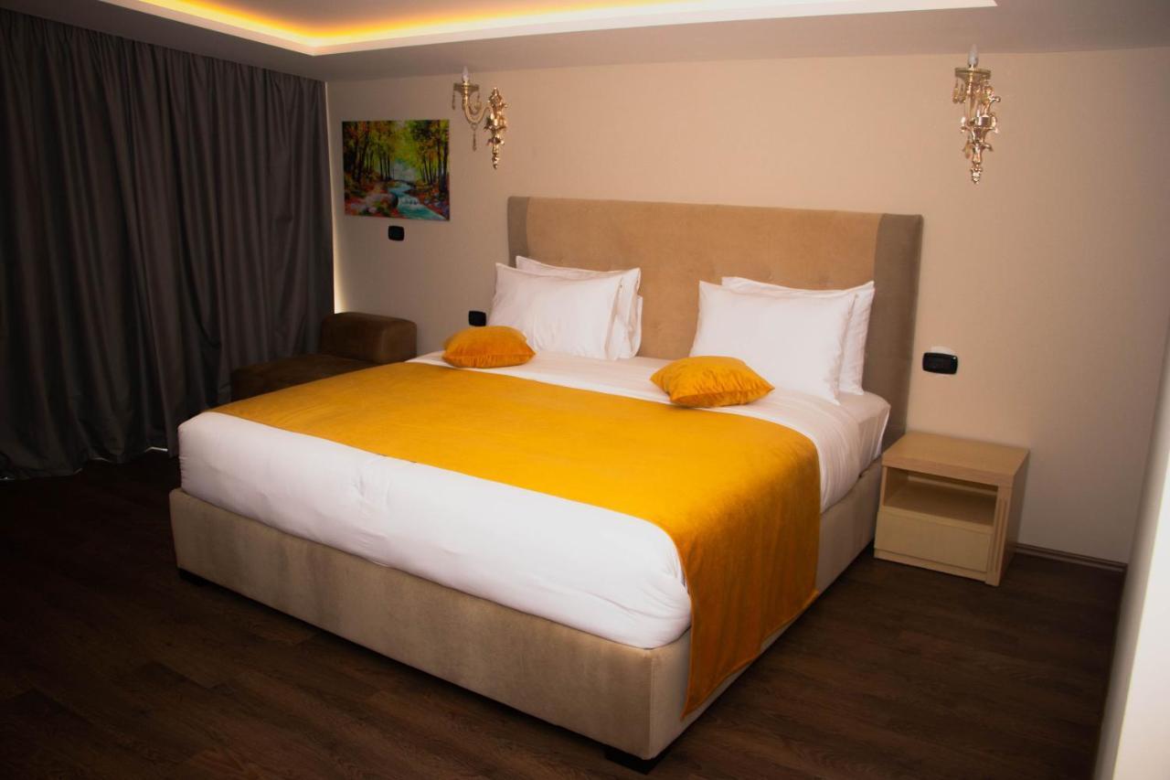 Albanopolis Hotel Tirana Zewnętrze zdjęcie