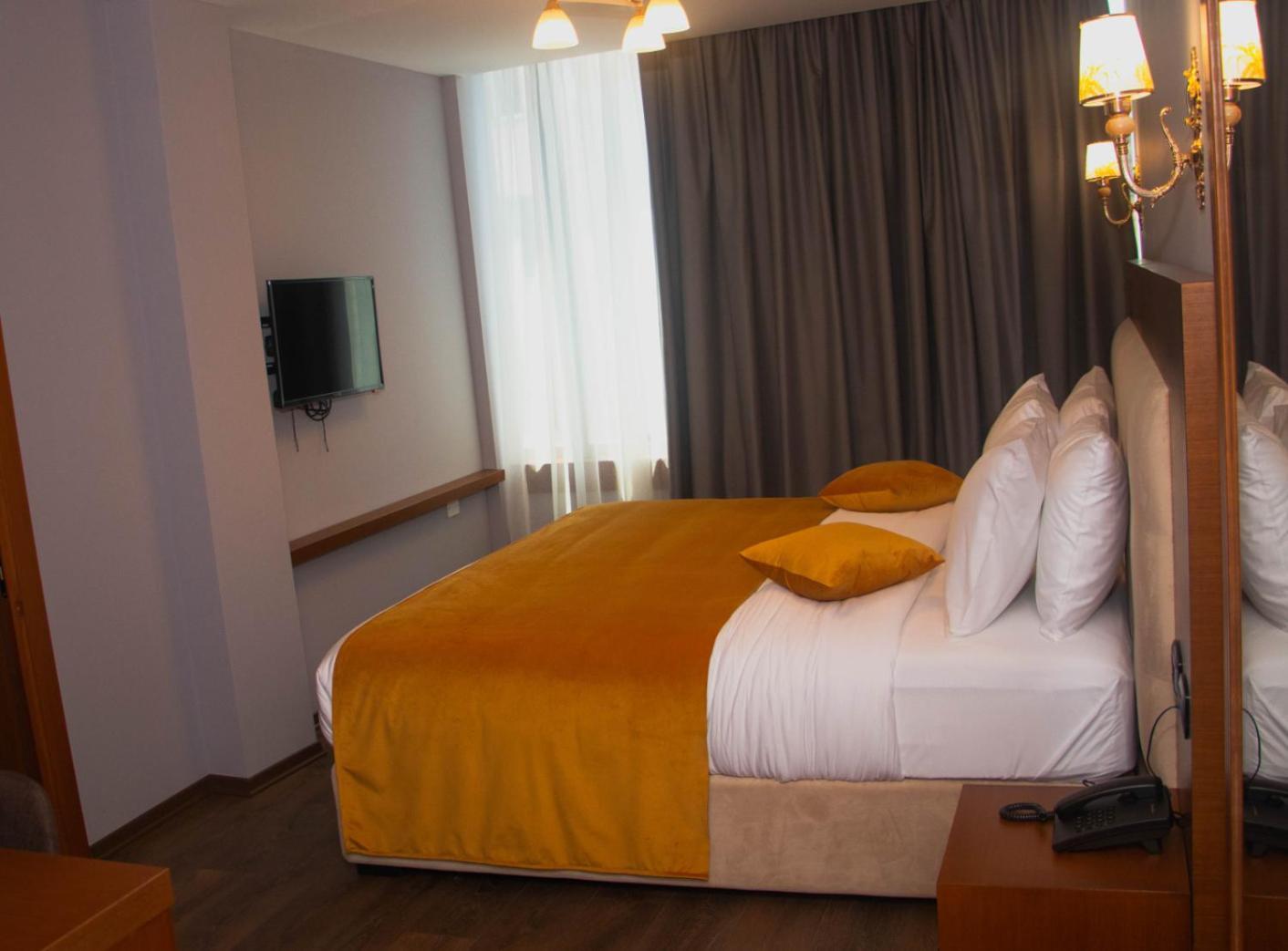 Albanopolis Hotel Tirana Zewnętrze zdjęcie