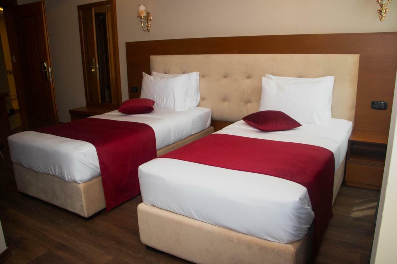 Albanopolis Hotel Tirana Zewnętrze zdjęcie