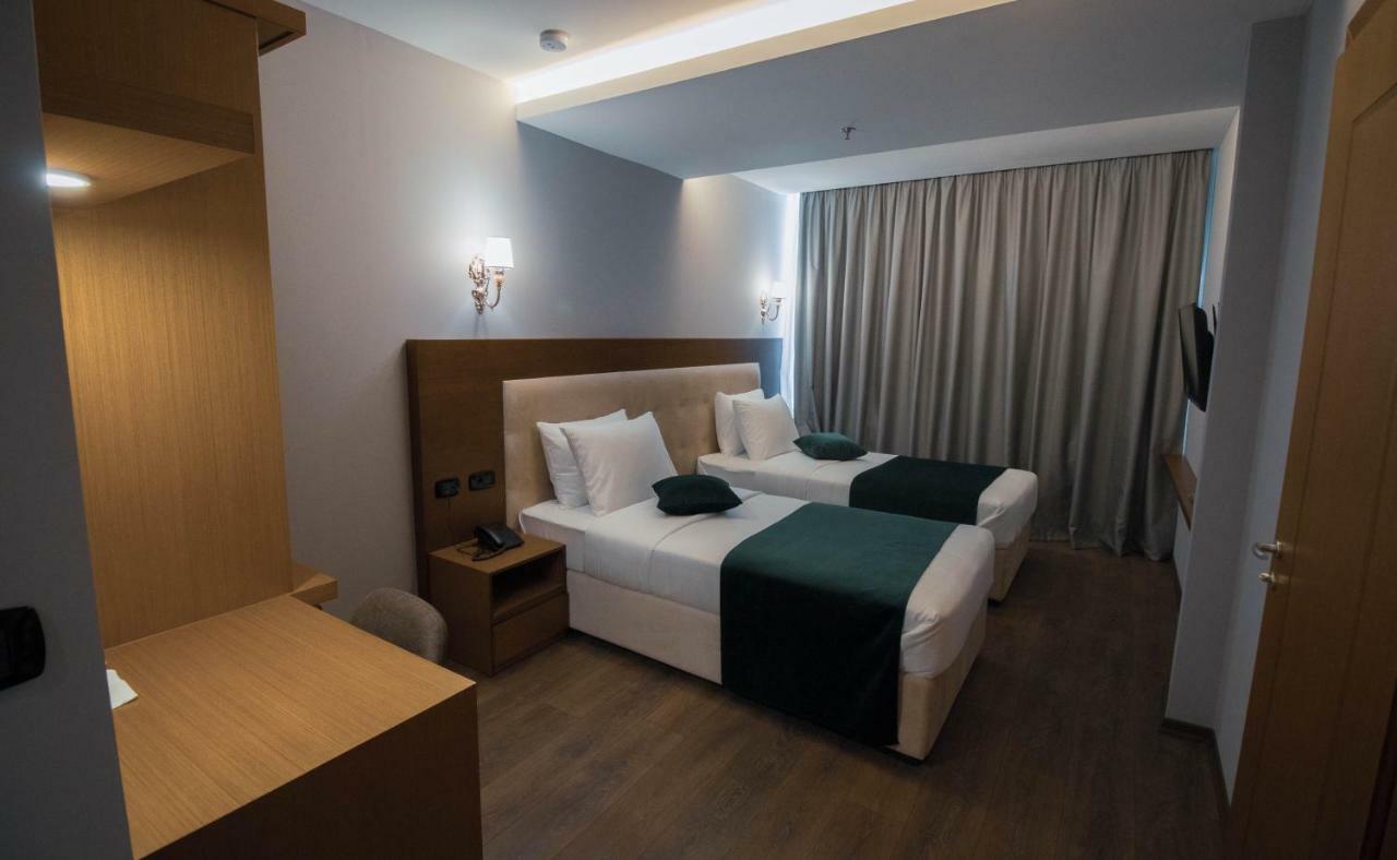 Albanopolis Hotel Tirana Zewnętrze zdjęcie