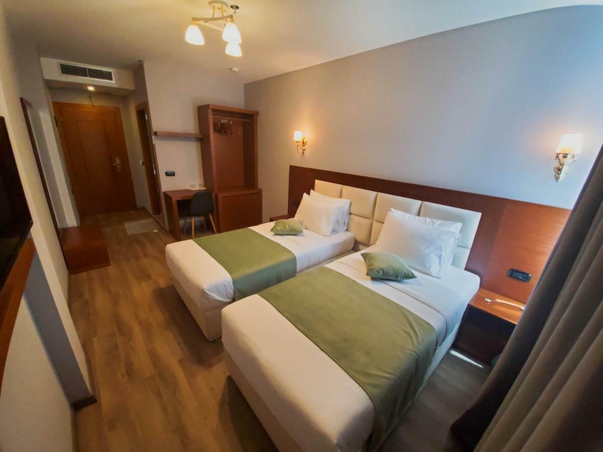 Albanopolis Hotel Tirana Zewnętrze zdjęcie
