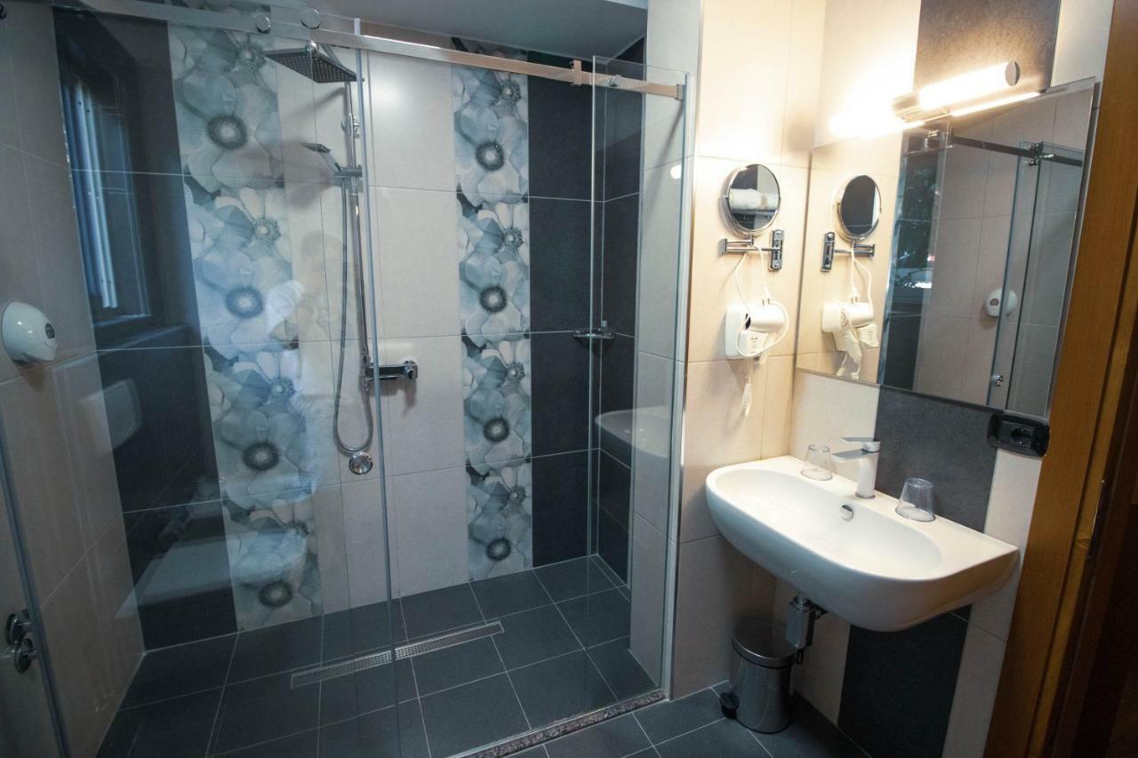 Albanopolis Hotel Tirana Zewnętrze zdjęcie