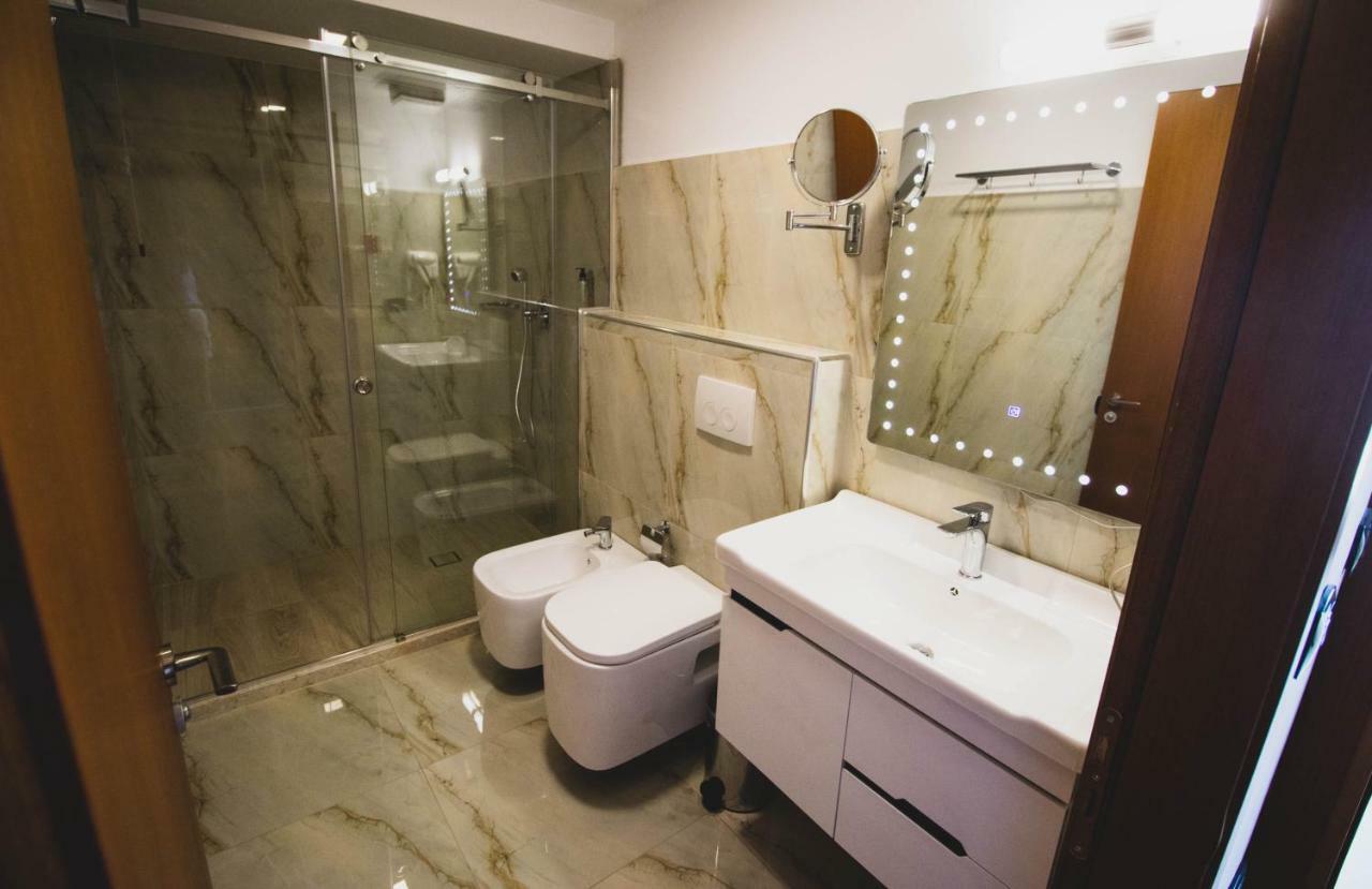 Albanopolis Hotel Tirana Zewnętrze zdjęcie