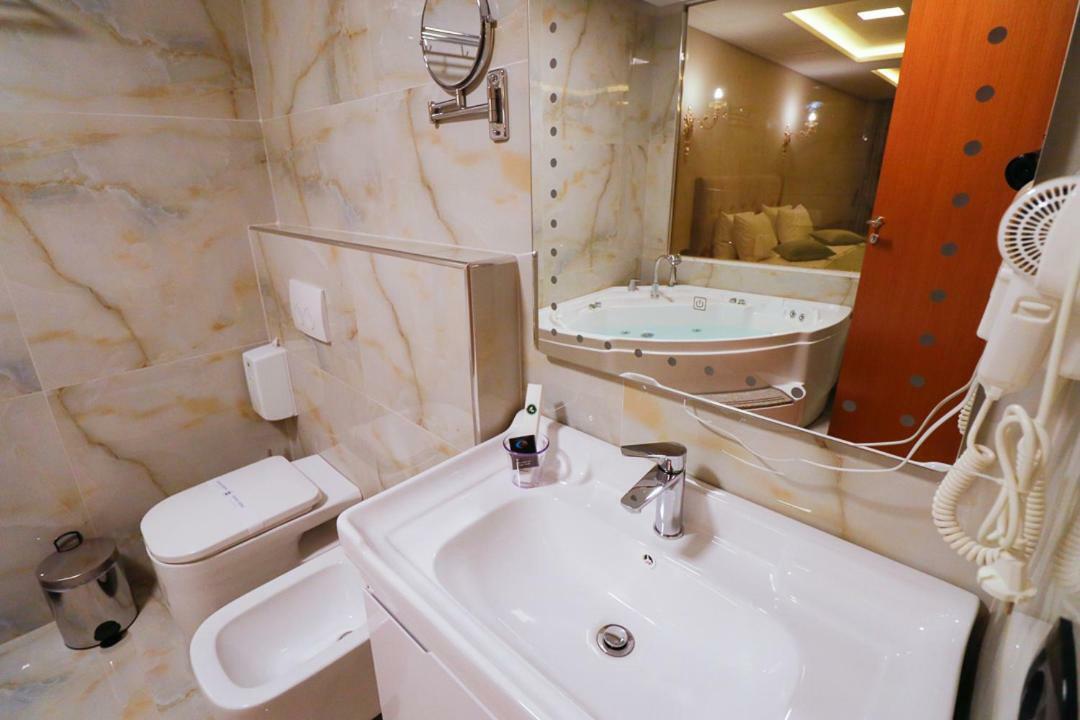 Albanopolis Hotel Tirana Zewnętrze zdjęcie