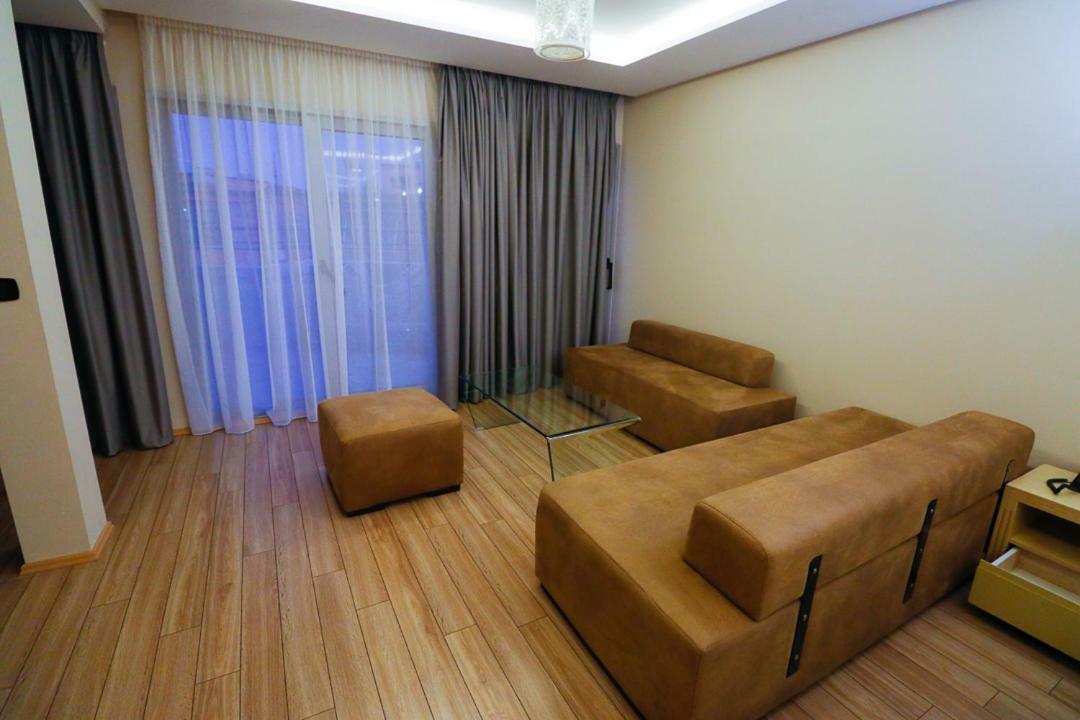 Albanopolis Hotel Tirana Zewnętrze zdjęcie
