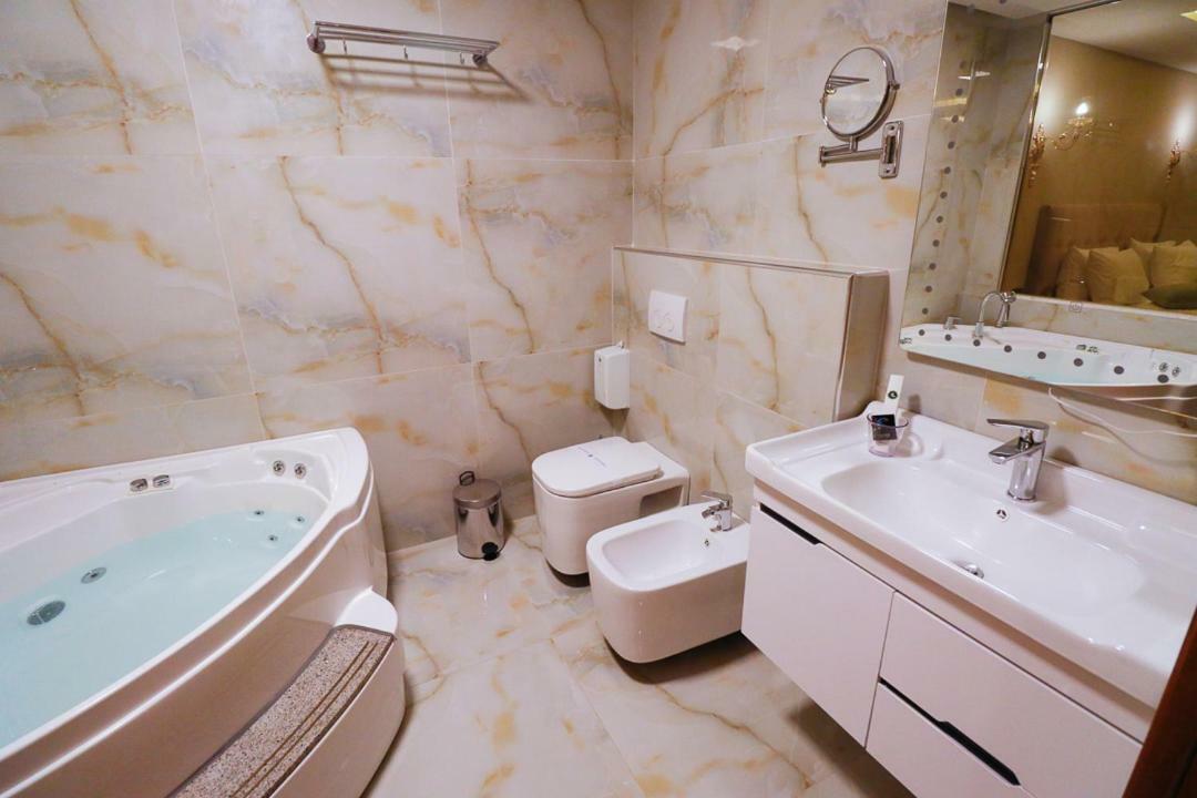 Albanopolis Hotel Tirana Zewnętrze zdjęcie