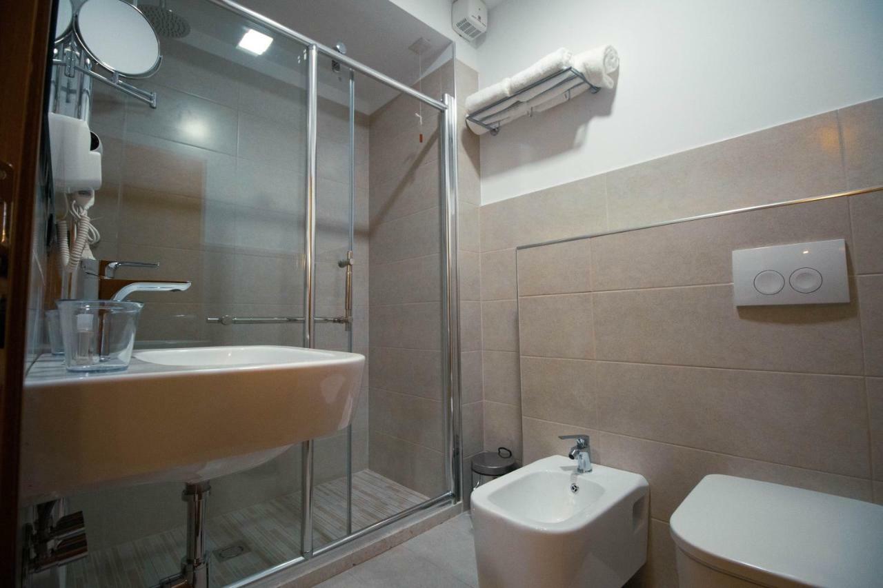 Albanopolis Hotel Tirana Zewnętrze zdjęcie