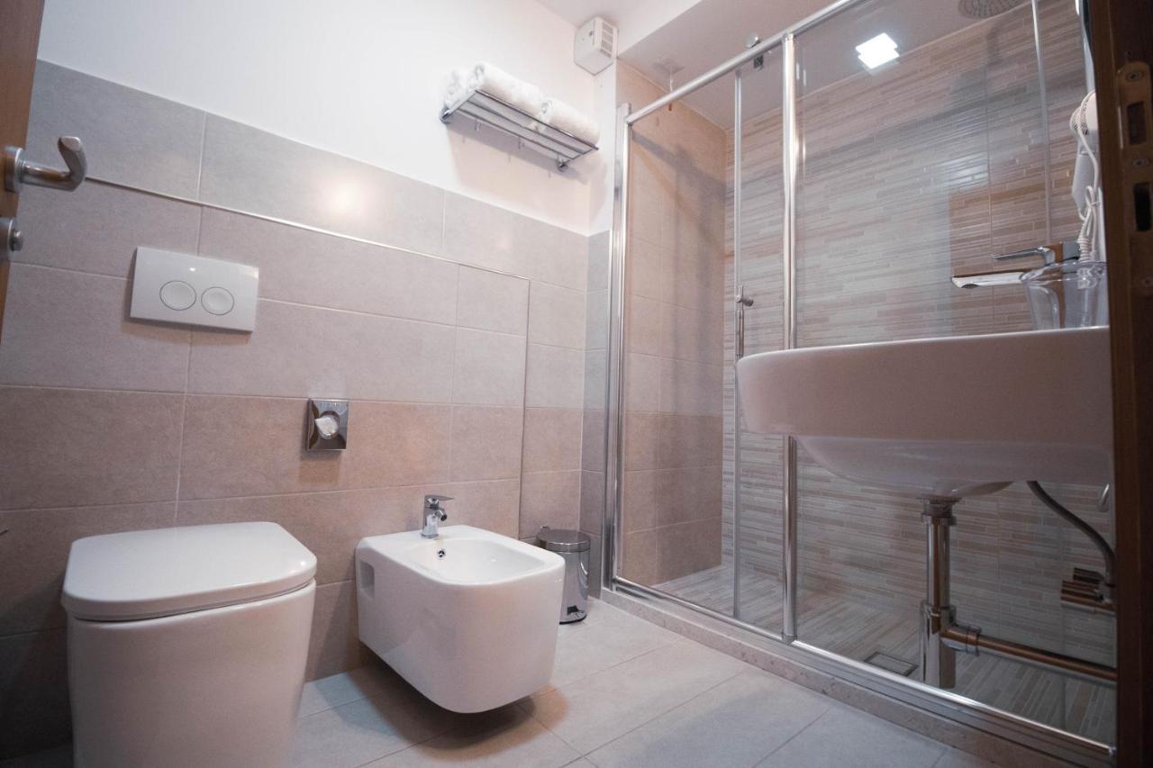 Albanopolis Hotel Tirana Zewnętrze zdjęcie
